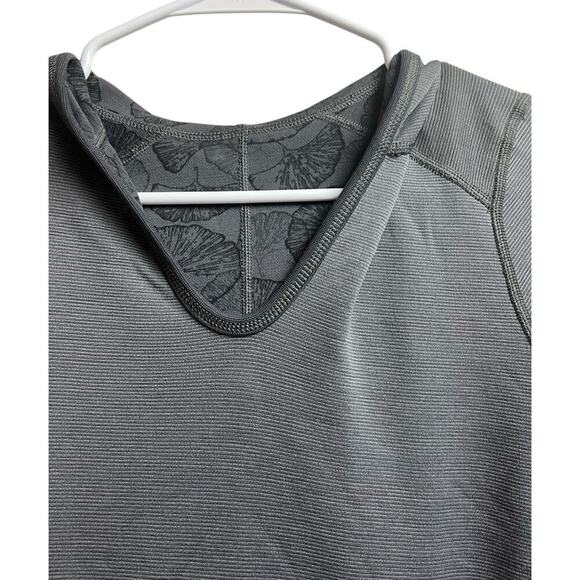 The North Face Women's Reversible Hoodie Sweatshirt Small - Picture 2 of 9